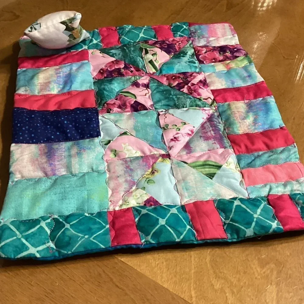 NWT Hand Crafted Reversable Doll Quilt with Pillow
